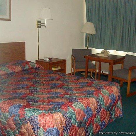 Anderson Chesterfield Travel Inn Daleville Ruang foto