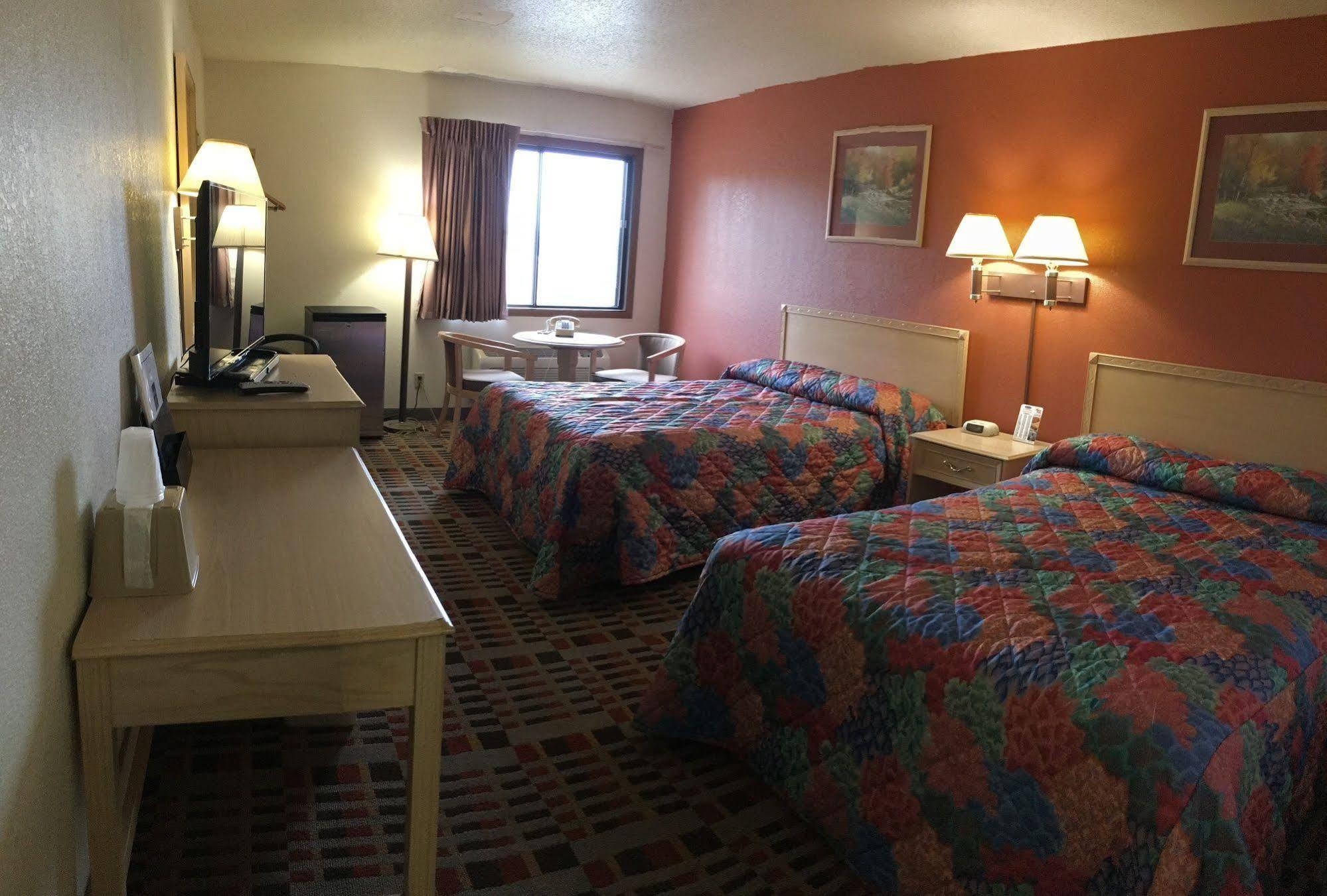 Anderson Chesterfield Travel Inn Daleville Bagian luar foto